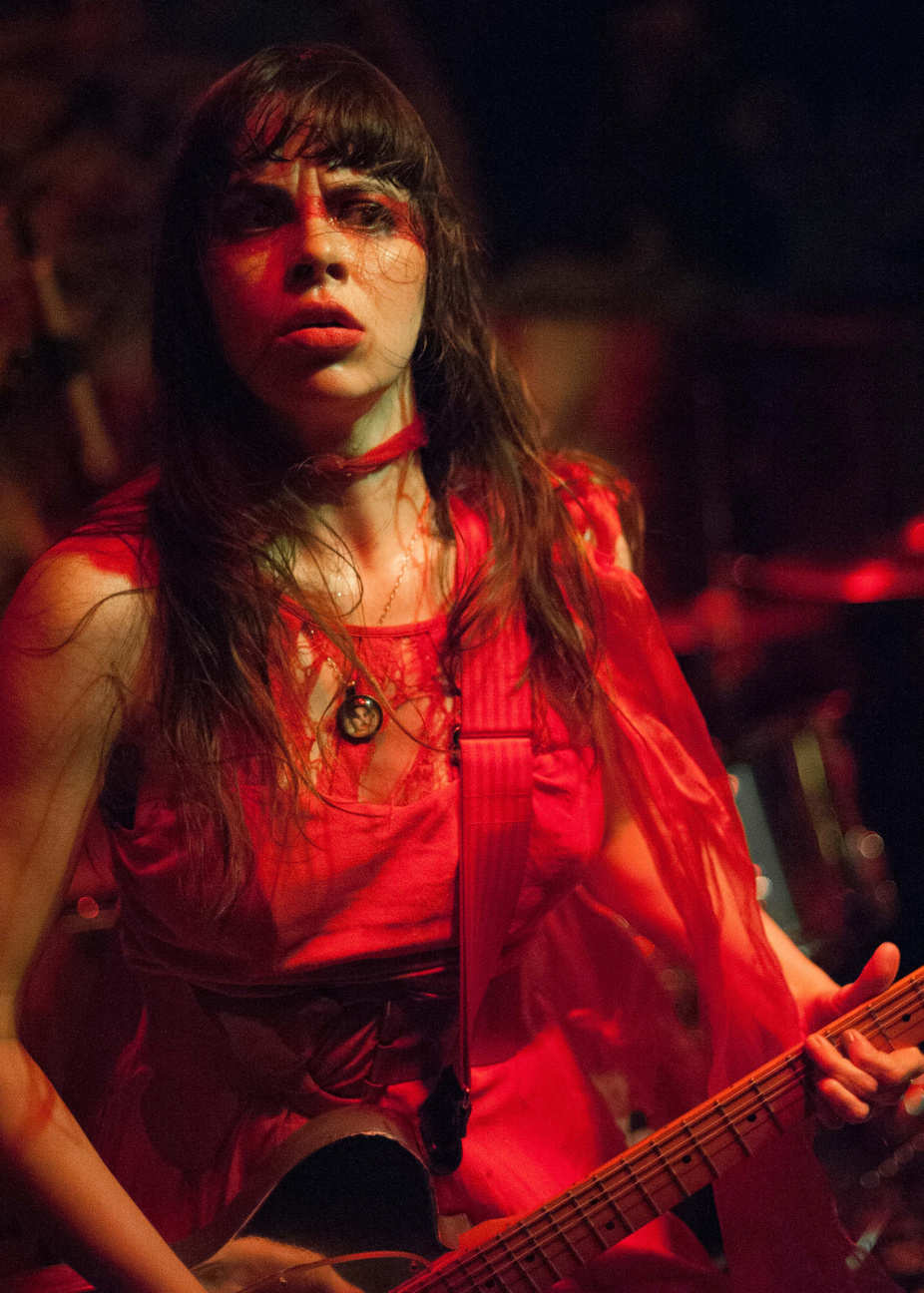 images/Le Butcherettes at Pappy and Harriets/Red Dress
